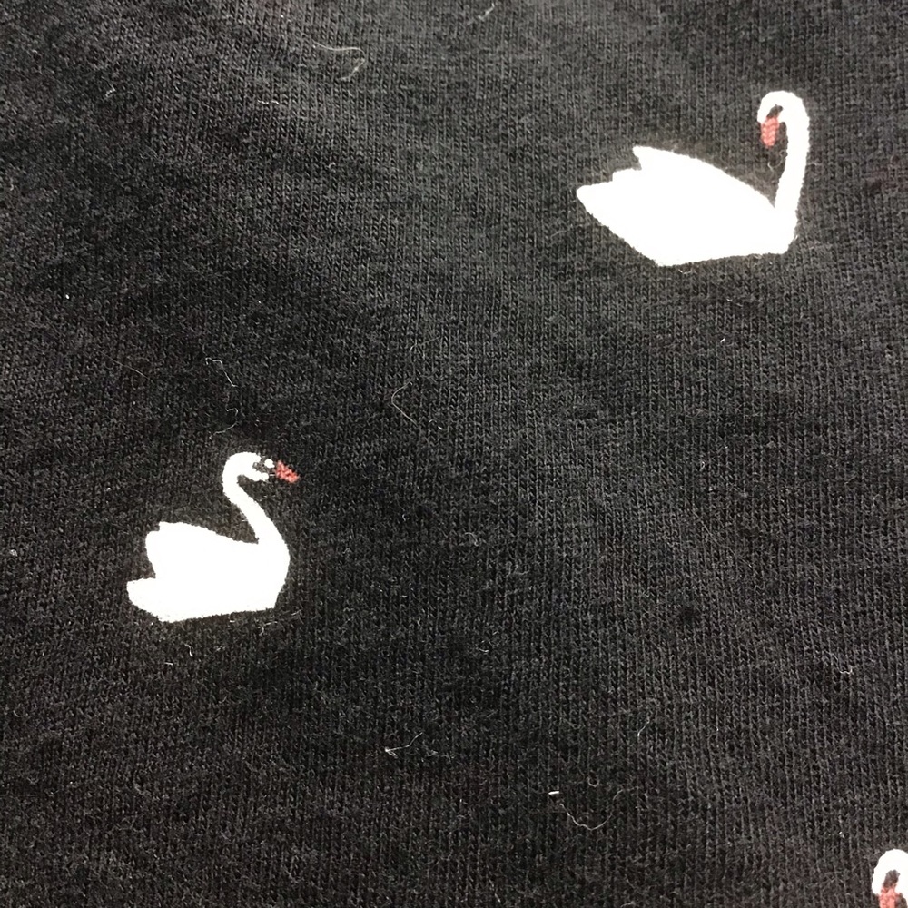 4/$16 💝 Old Navy swan tee for girls size XL - Picture 2 of 4